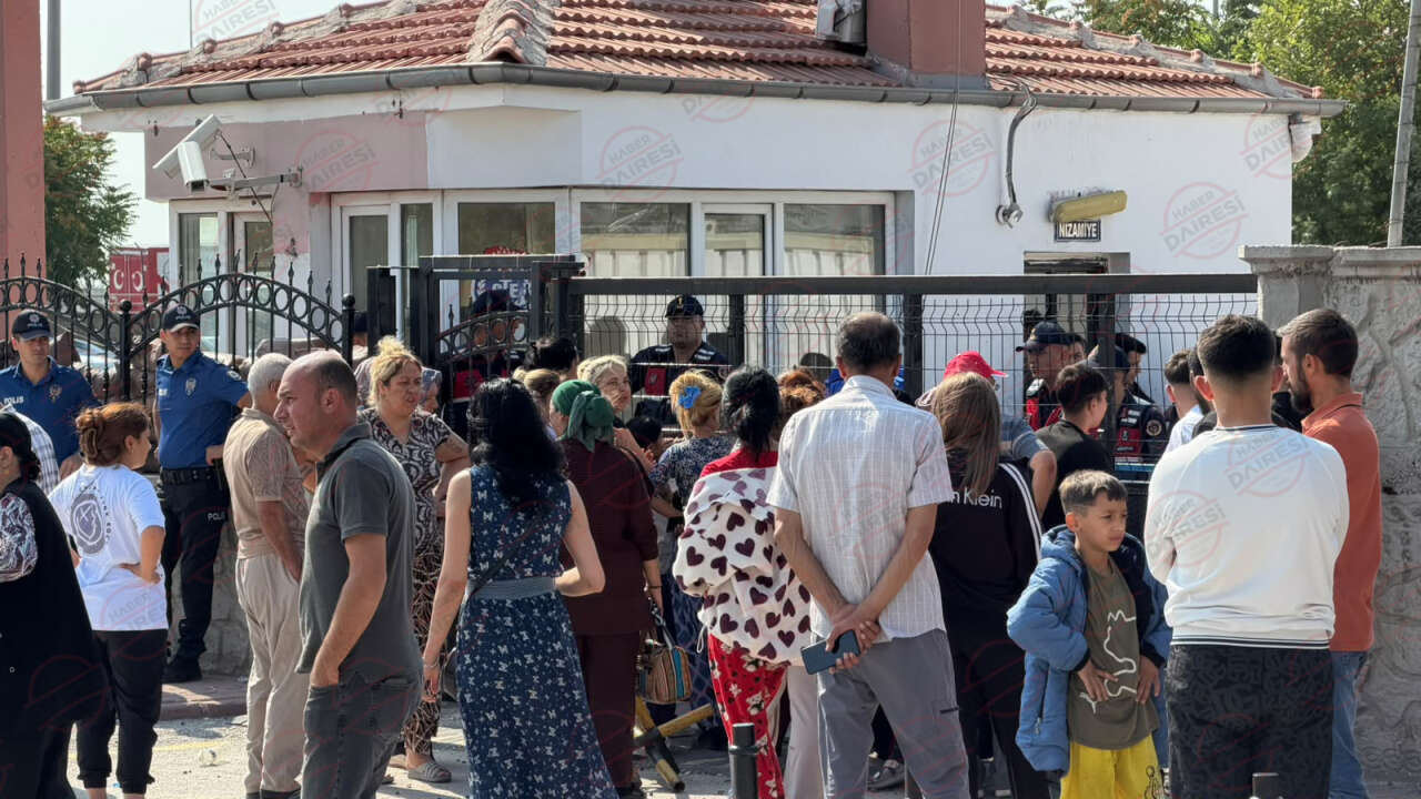 Konya’da cezaevi önünde bekleyiş sürüyor! “İsyan çıktı” iddiası yalanlandı 5